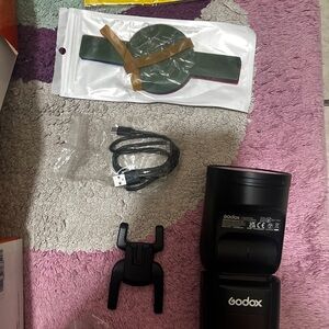 Godox v1s looking  to possibly trade for a canon g7x mark ii